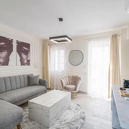Elementa Boutique - Adults Friendly מלון 3*