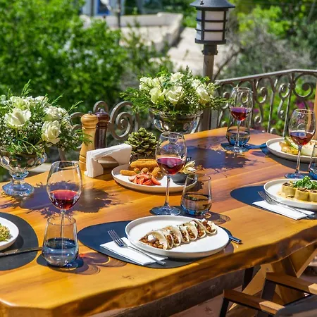 Elementa Boutique - Adults Friendly מלון