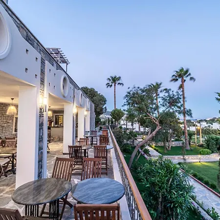 Elementa Boutique - Adults Friendly מלון 3*