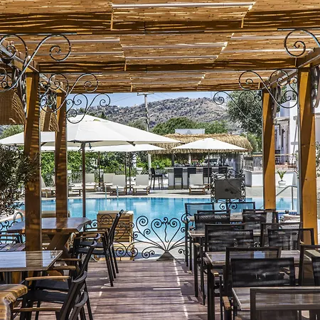 Elementa Boutique - Adults Friendly فندق يالِكافاك
