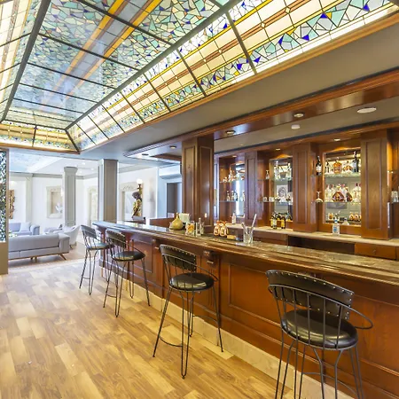 מלון Elementa Boutique - Adults Friendly 3*